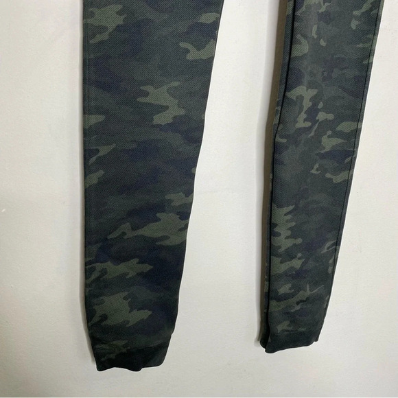 Spanx Green Camo Look At Me Now Seamless 7/8 Tight Leggings Women's Size Small - Picture 7 of 11